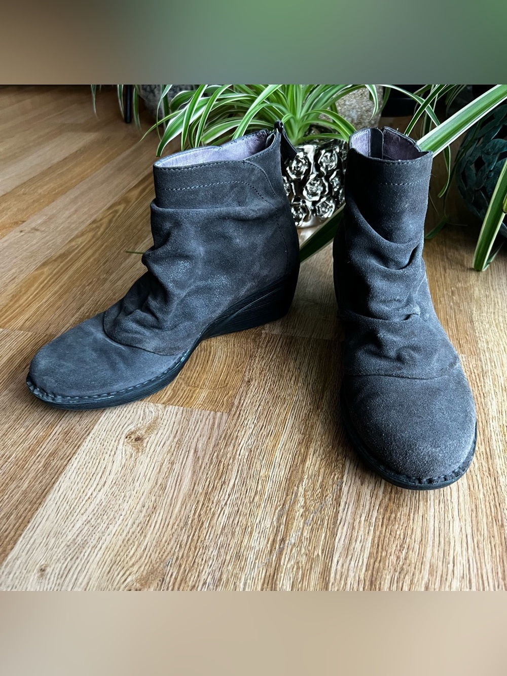 Dansko Arisa Grey Leather Suede Ankle Low Heel Booties Size 39